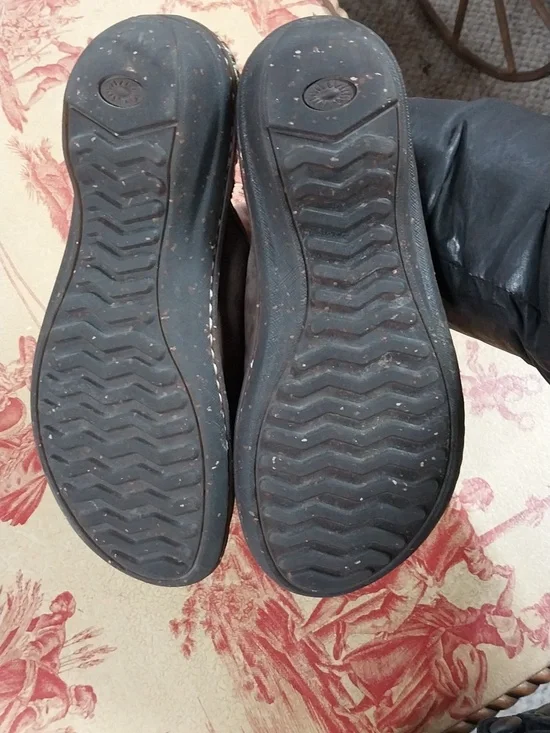 UGG Kohala Brown Suede Shearling-Lined Slip-On Clogs - Picture 6 of 6